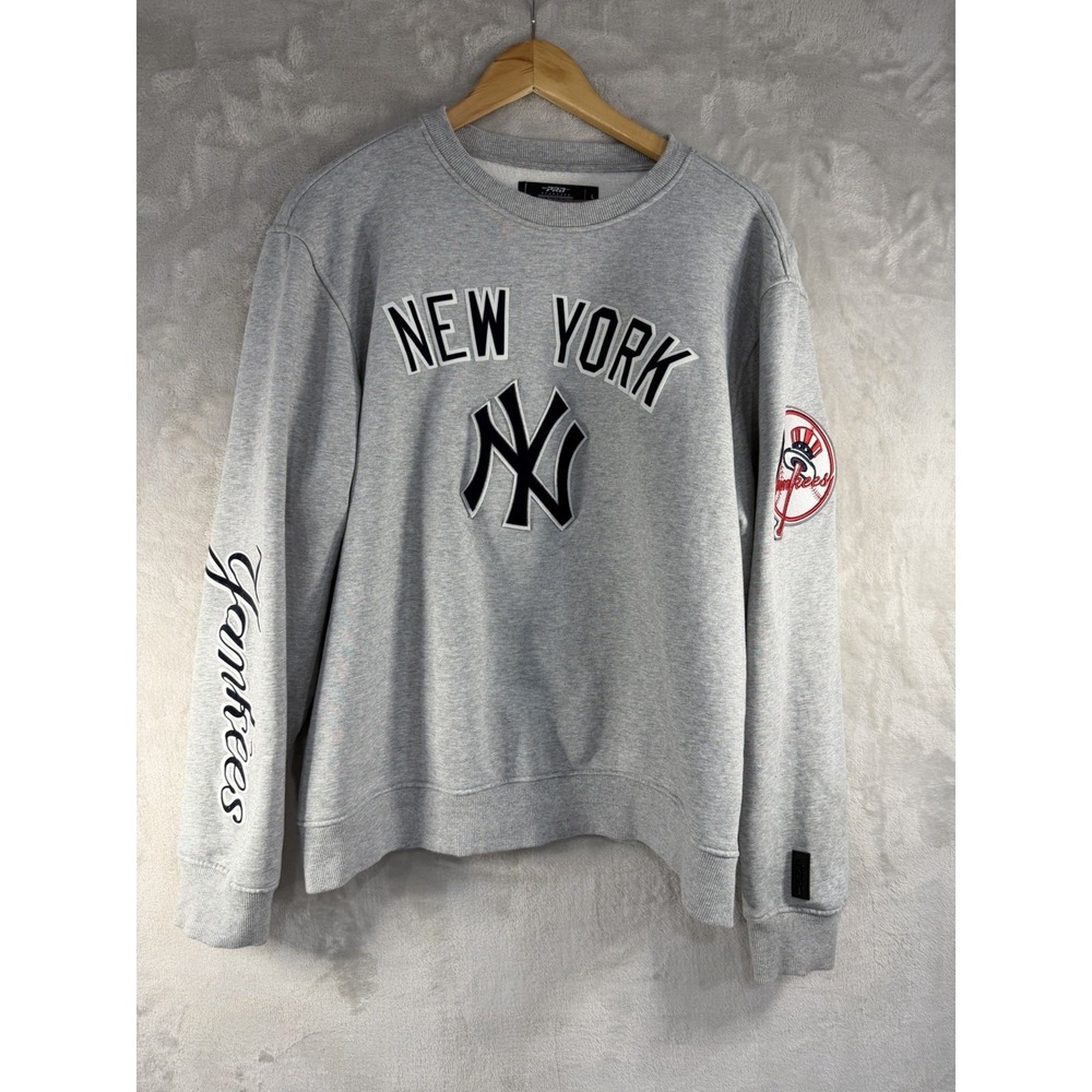Pro Standard New York Yankees Men's Large MLB Crewneck Sweatshirt Gray Patches
